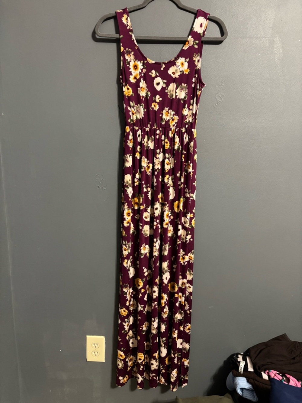 Entro burgundy floral tank maxi dress size small